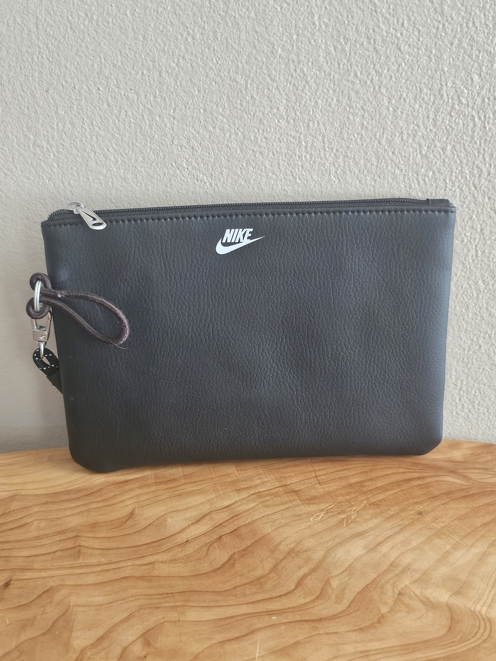 Nike Black White Blazer Swoosh Wristlet Clutch - Picture 4 of 6